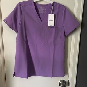 Catarina one pocket scrub top
